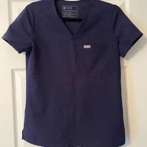 FIGS Catarina One-Pocket Scrub Top- Navy